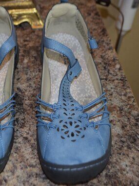 Jambu, womens maryjane type style, blue, size 9 with leather outside,